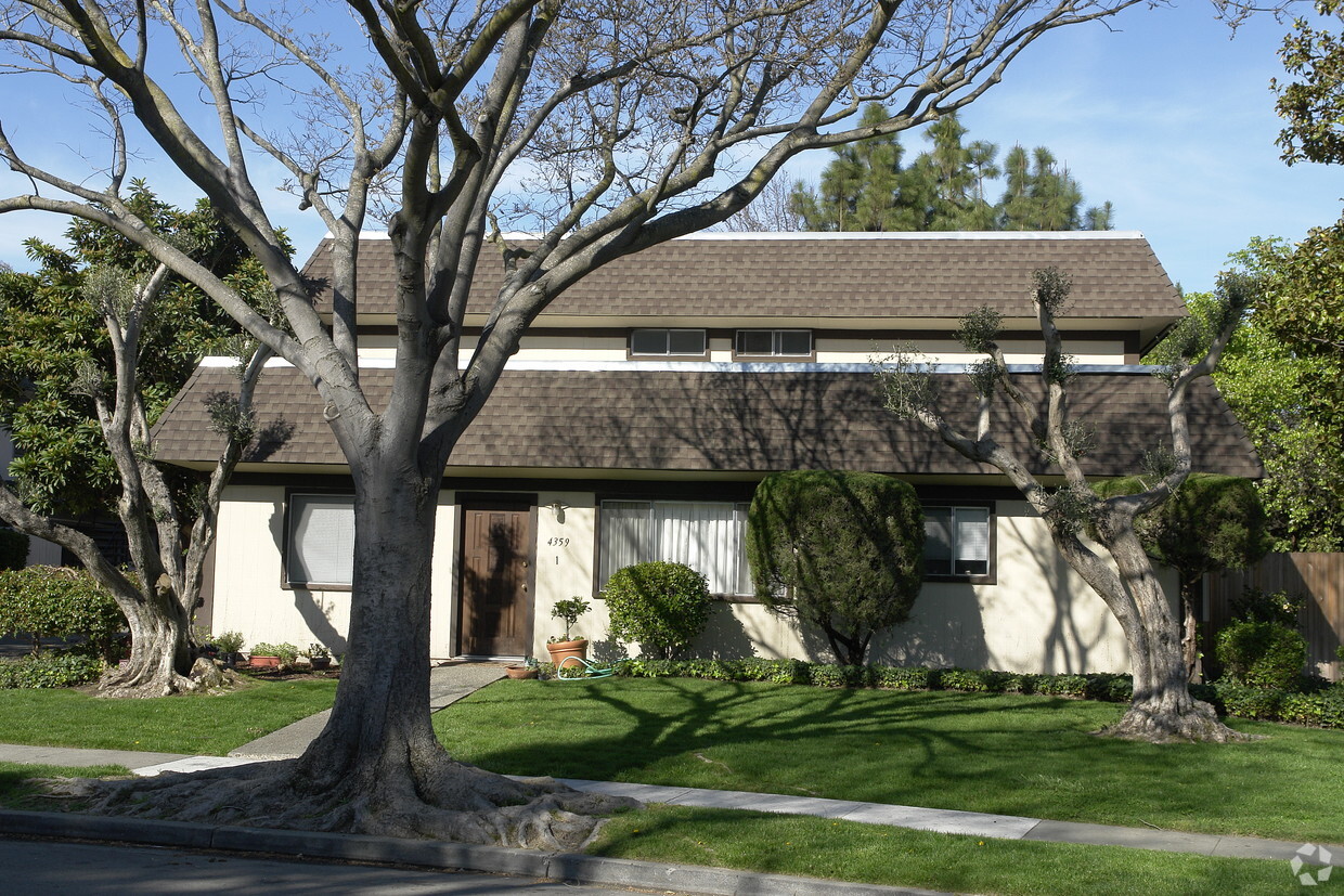 Building Photo - 4359 Fairlands Dr