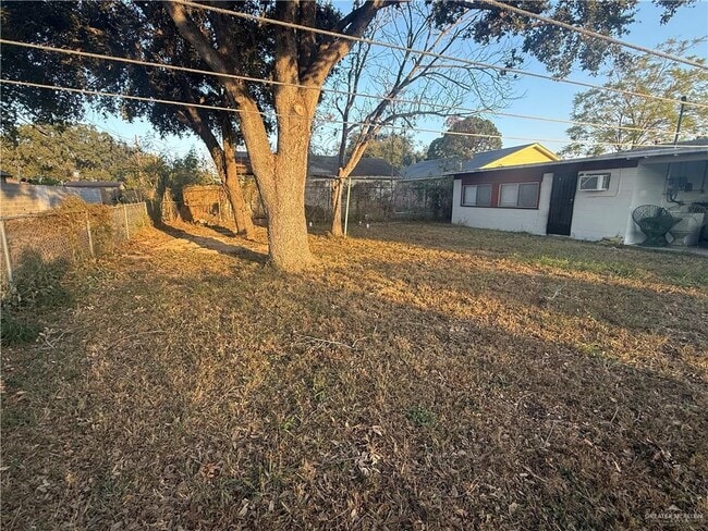 Building Photo - 5 Gumwood Ave