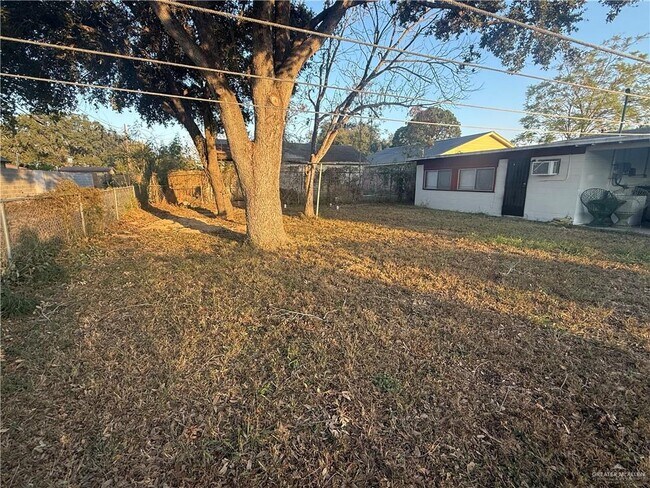 Foto del edificio - 5 Gumwood Ave