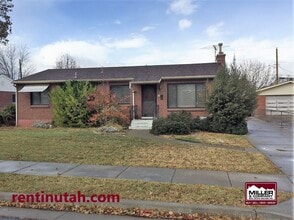 Building Photo - 5894 S Kingston Way