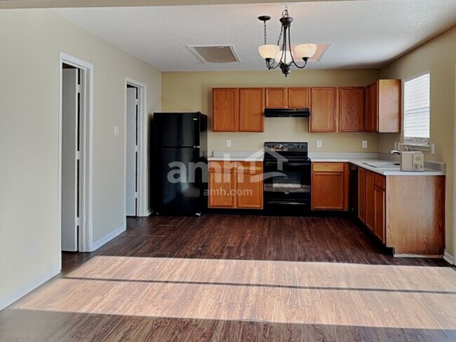 Foto del edificio - 9915 Sapphire Berry Ln