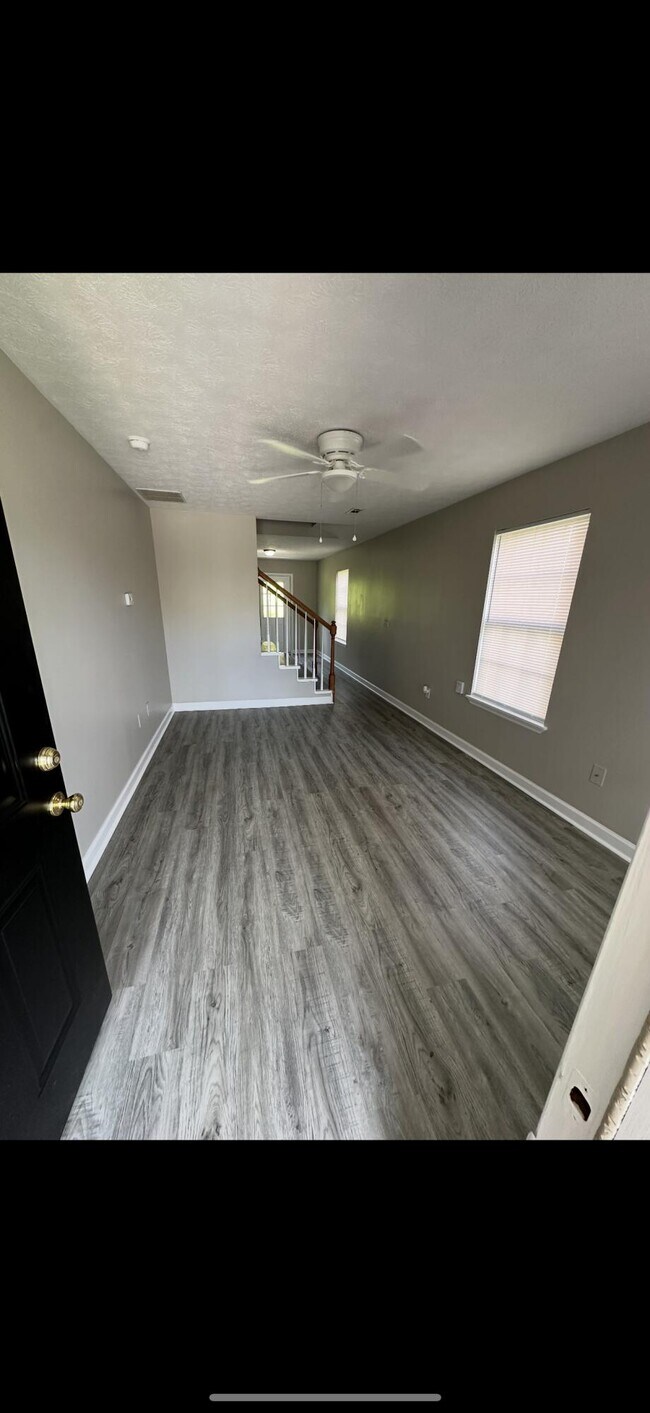 Building Photo - 1049 Blackwell Ct