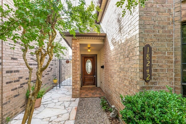 Building Photo - 18242 Vinland Dr