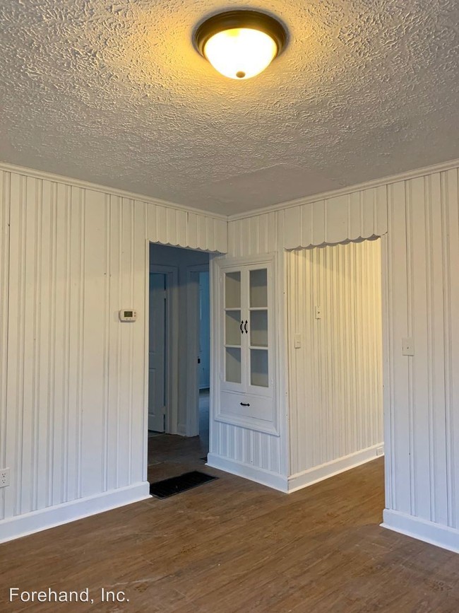 Building Photo - 4 br, 1 bath House - 2620 Mayflower Drive