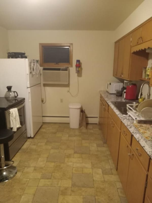 Building Photo - 2401 Brentwood Pkwy