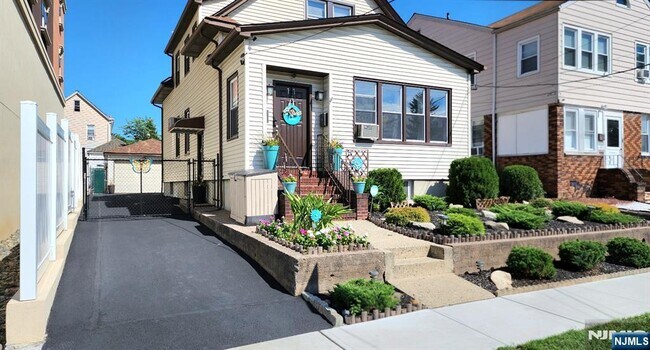 Foto del edificio - 11 Banta Ave