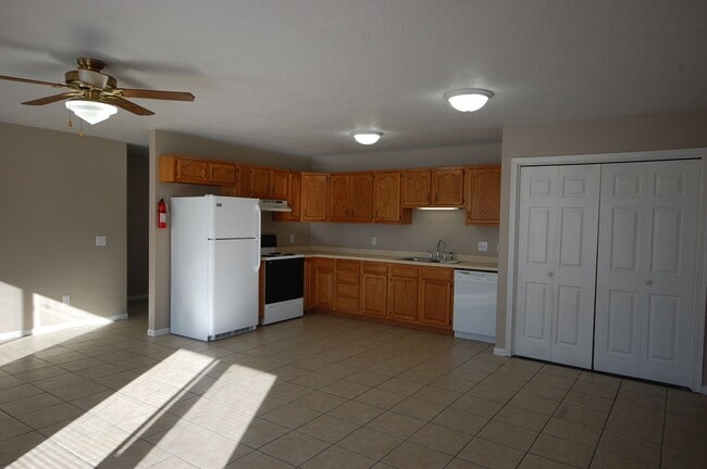 Foto del edificio - 226-228 Haws Dr.