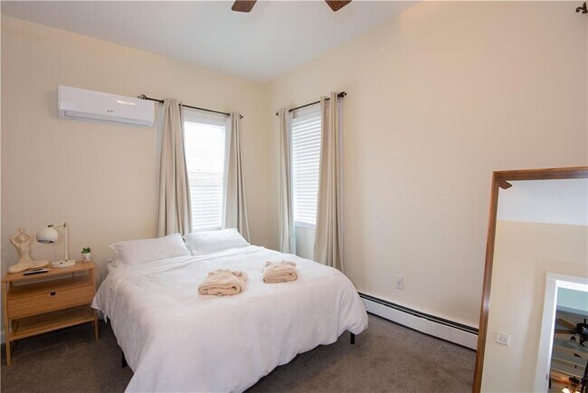 Foto del edificio - 391 Aquidneck Ave