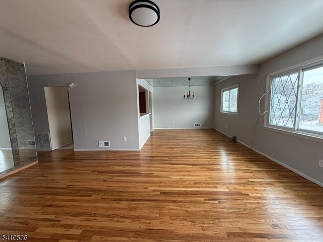 Building Photo - 17 Daka Ct