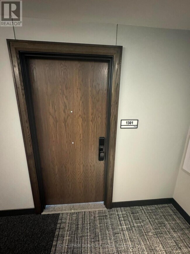 Building Photo - 741 King St W