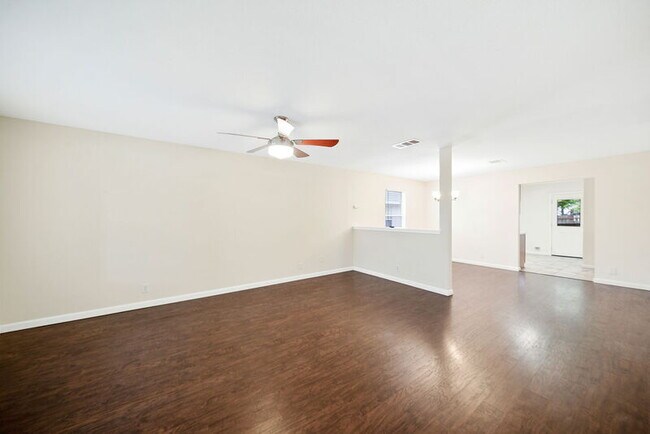 Building Photo - 4315 Lighthouse Dr