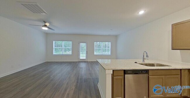 Foto del edificio - 6136 Taramore Ln NW