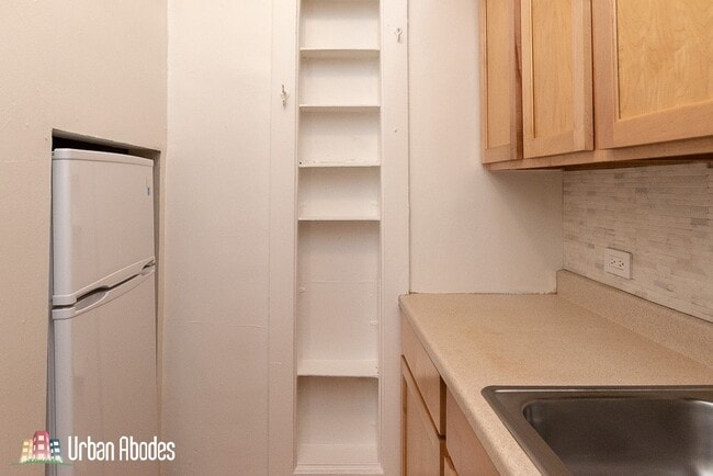 Building Photo - 535 W Arlington Pl