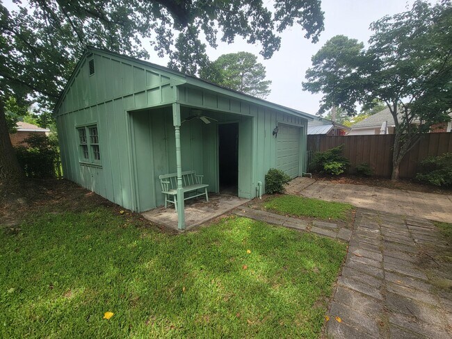 Foto del edificio - 1003 White Pine Dr