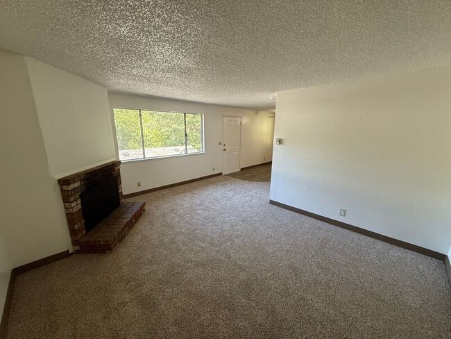 Building Photo - 3346 Willow Ct SE