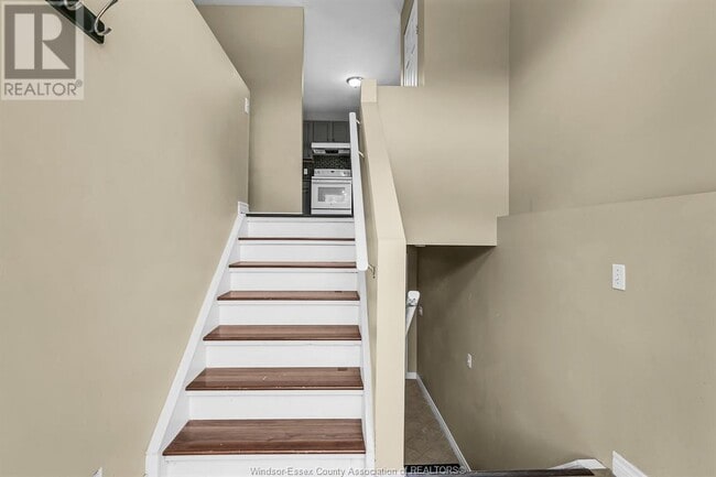 Building Photo - 6001 N Woodmont Ave