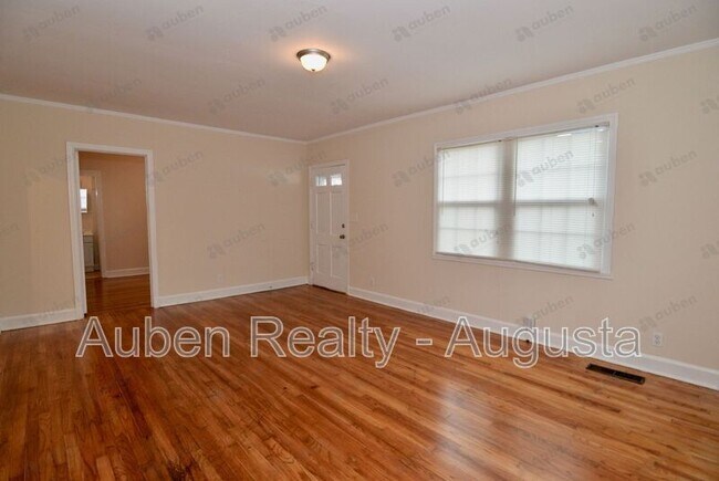 Foto del edificio - 1430 Jackson Rd