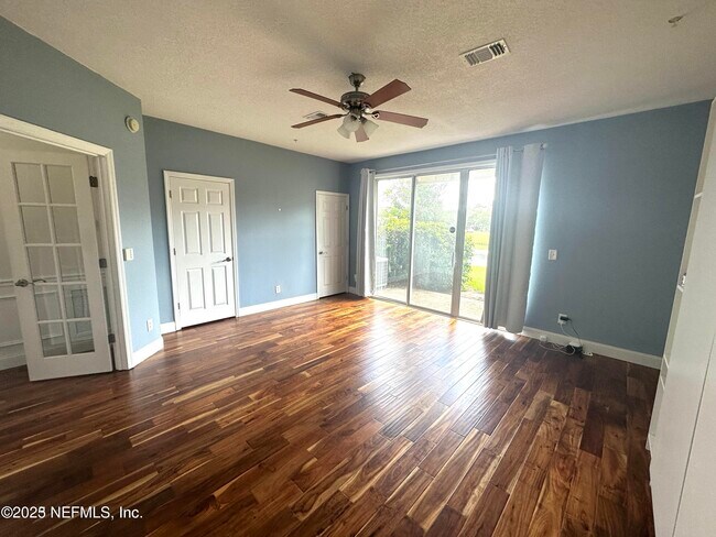 Foto del edificio - 4422 Capital Dome Dr