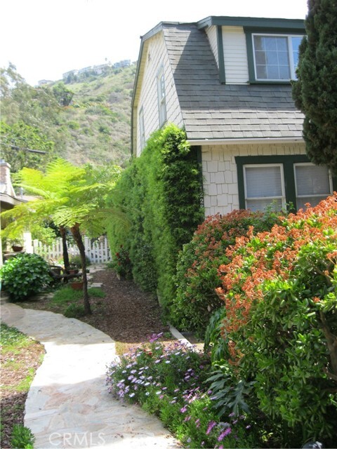 Foto principal - 1223 Laguna Canyon Rd