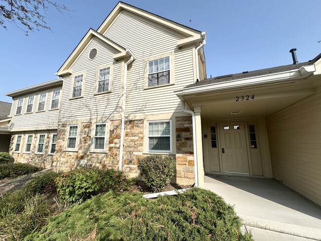 Building Photo - 2324 Knollwood Ct