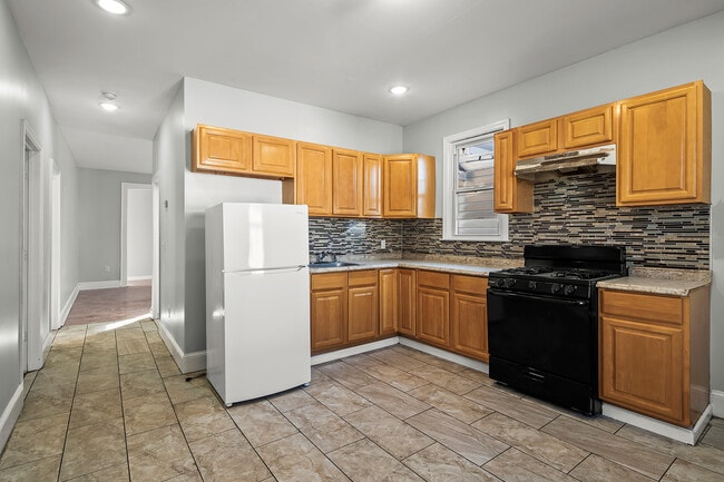 Building Photo - 69 Cedar Ave