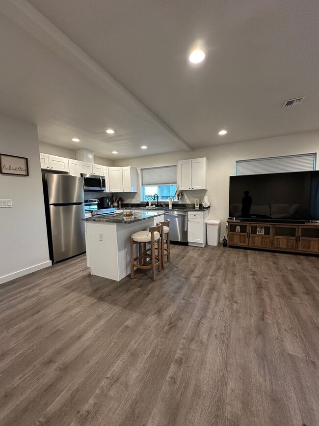 Foto del edificio - 527 Canterbury Ln