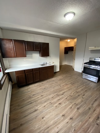 Building Photo - 844-850-850 Park St