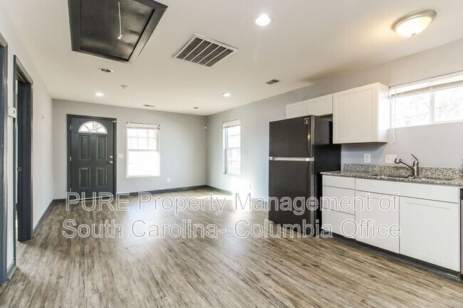 Foto del edificio - 124 Tyler Rd