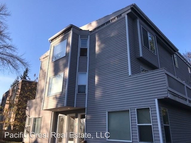 Primary Photo - 1038 NE 125th St