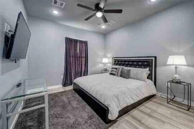 Foto del edificio - 7925 Brandon St