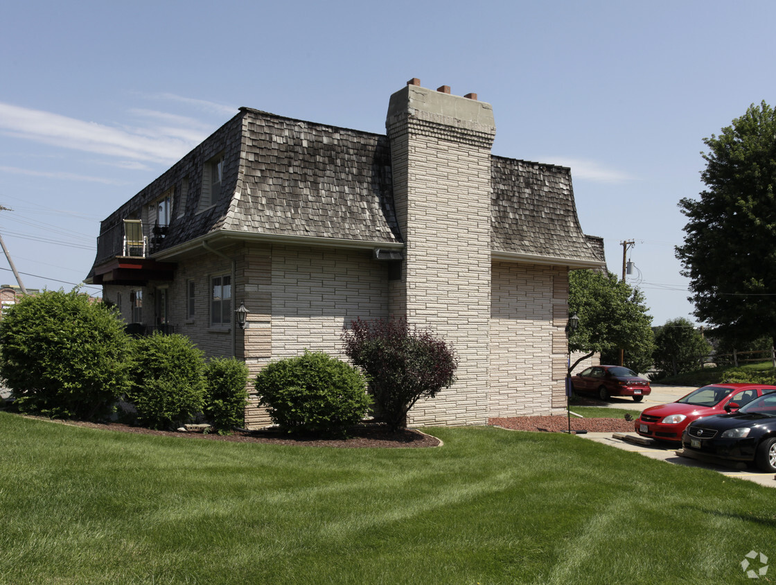 Building Photo - Kingswood Annex