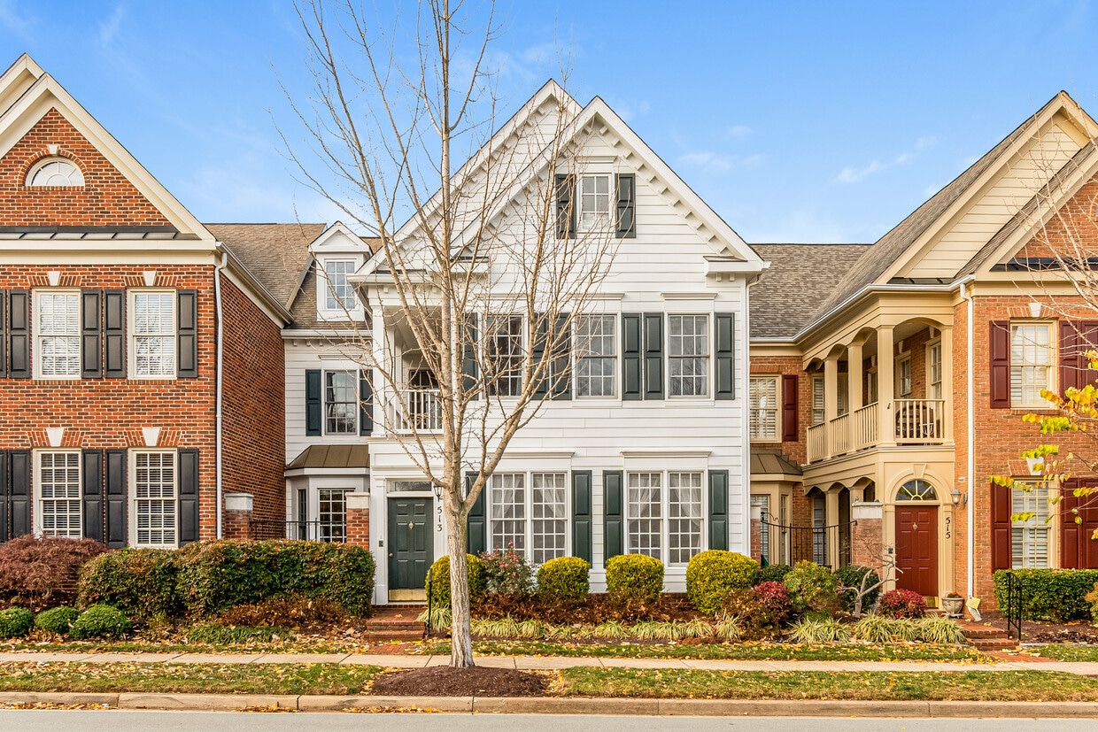 Foto principal - 513 Rosebush Ln