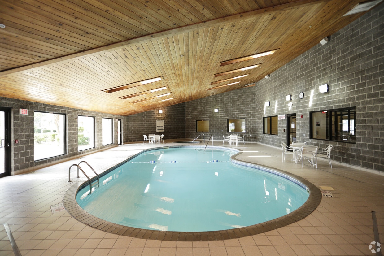 YORKTOWN ESTATES Apartments 9250 W 21st St N Wichita, KS