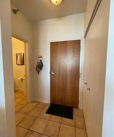 Foto del edificio - 1 bedroom in Chicago IL 60654