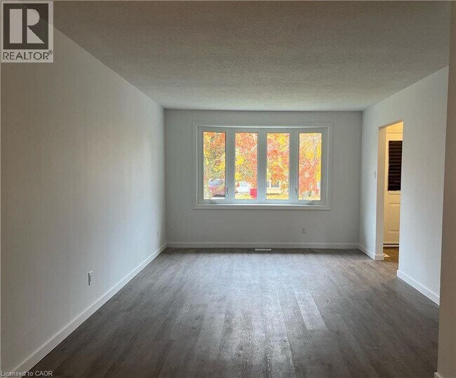 Photo du bâtiment - 121 Markwood Dr