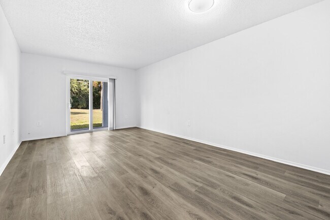 Foto del edificio - Emerald Place Apartments