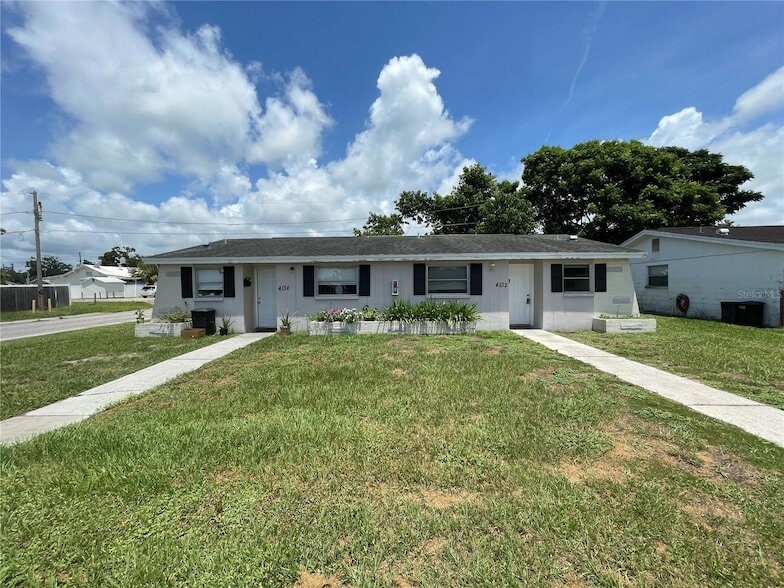 Primary Photo - 4136 Shoreline Dr