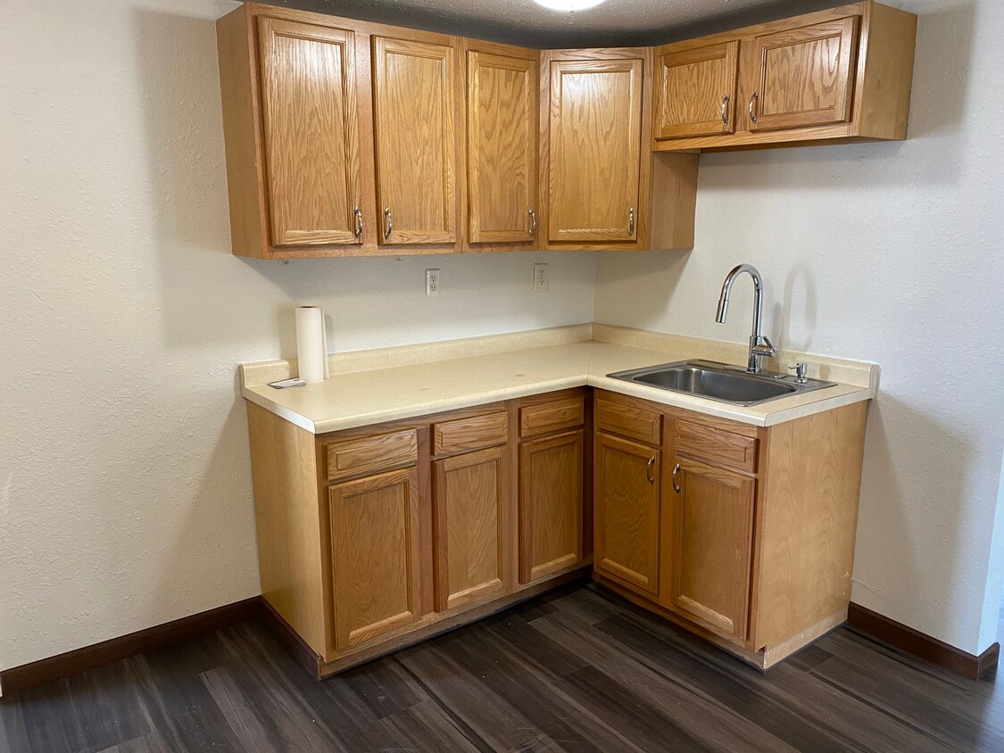 Primary Photo - 210 N 1st Ave
