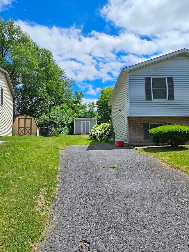 Foto del edificio - 100 Kuhns Ln