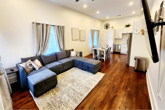 Foto del edificio - 2320 St Philip St