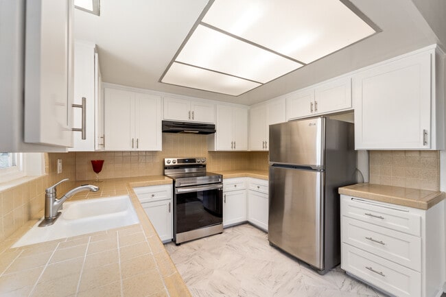 Foto del edificio - 1909 Harriman Ln