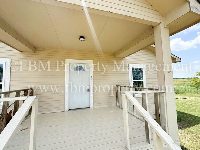 Building Photo - 241 W Harris Rd