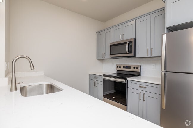 1BR, 1BA - 824SF - Kitchen - 2895 Easton Ave