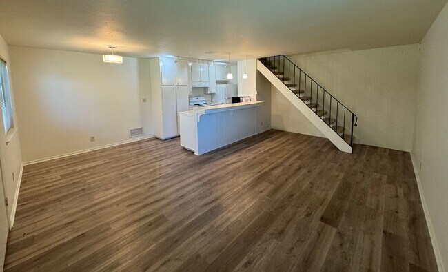 Foto del edificio - 2 Bedroom, 1 Bath in desirable neighborhood, Capitola