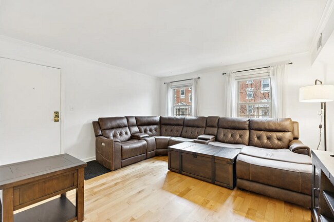 Foto del edificio - 529 Bashford Ln