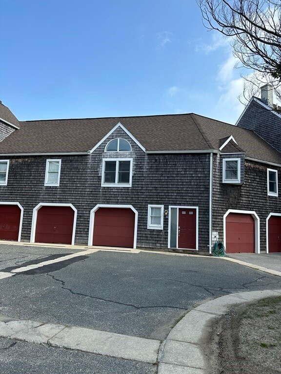 11 Spinnaker Hill Ln Unit w/garage, Hull, MA 02045 Condo for Rent in
