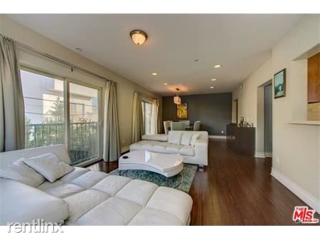 Primary Photo - 936 N Hudson Ave