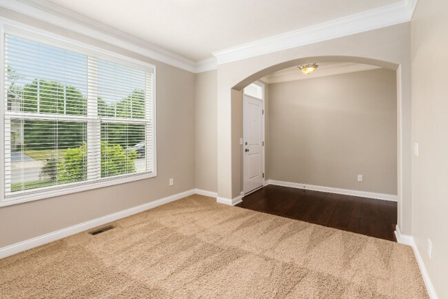 Foto del edificio - 294 McElhinny Ln