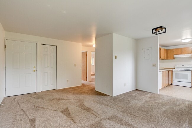 Building Photo - Comfortable 2-Bedroom Apartment