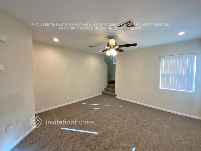 Building Photo - 10642 Gibbous Moon Dr